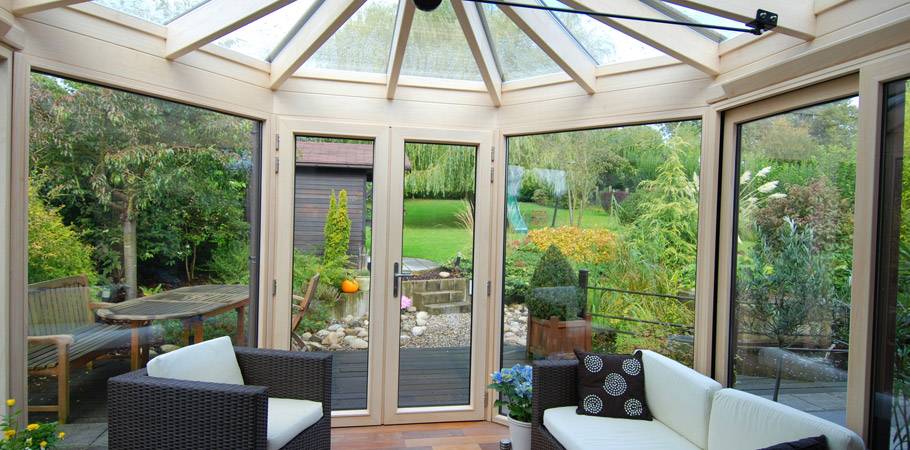 Wood-aluminium curtain walls Wood-aluminium curtain walls